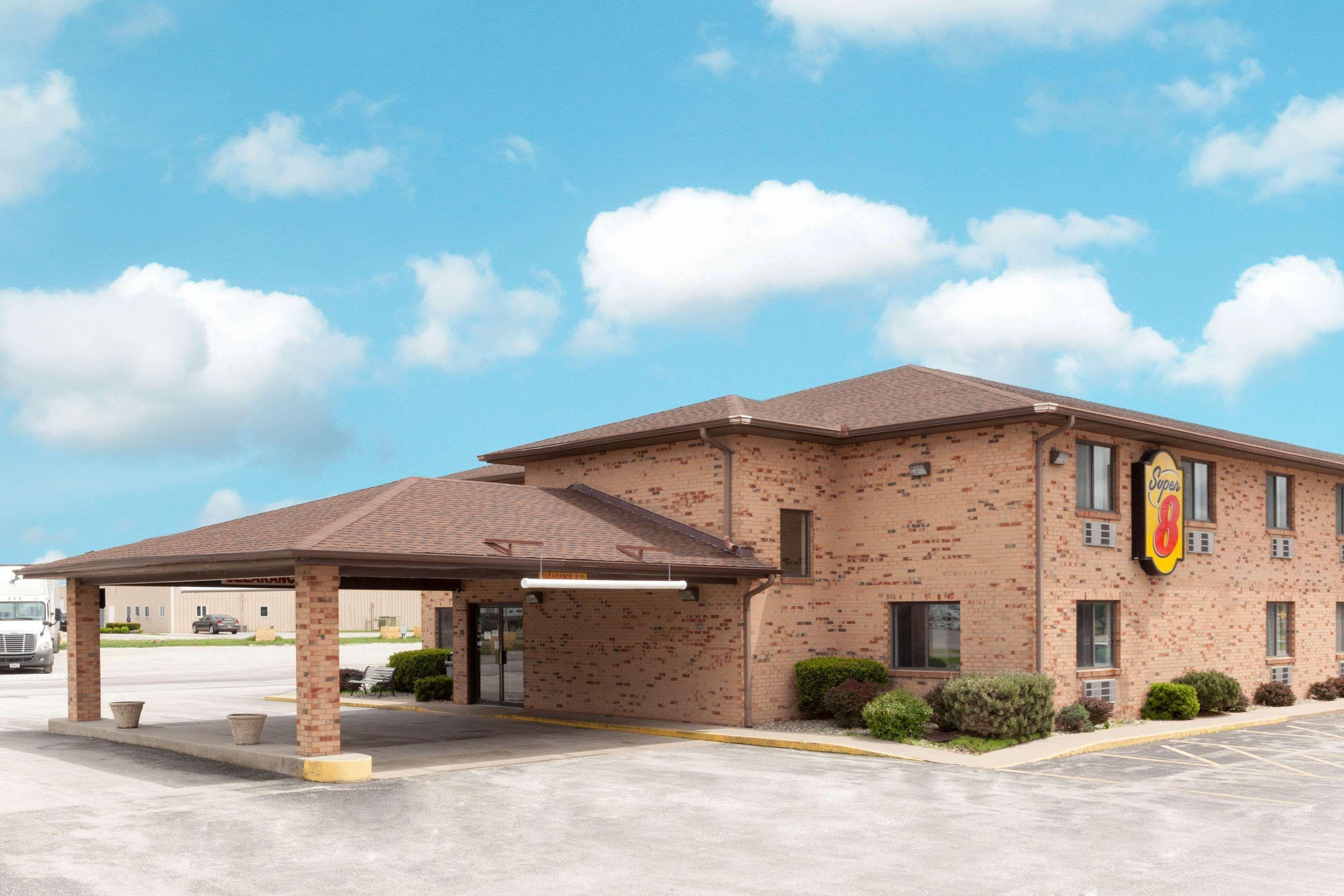 Hotel Super 8 By Wyndham Gilman Exterior foto